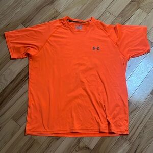 Men’s orange under Armour shirt